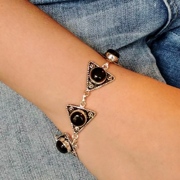 Black Onyx Geometric Bracelet - Picture 4 of 5